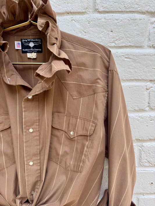 Vintage Flying R Ranchwear Brown Pinstripe Ruffle Collar Western Pearl Snap Shirt- L/XL. Measures 25” pit to pit. Sleeve length 24”