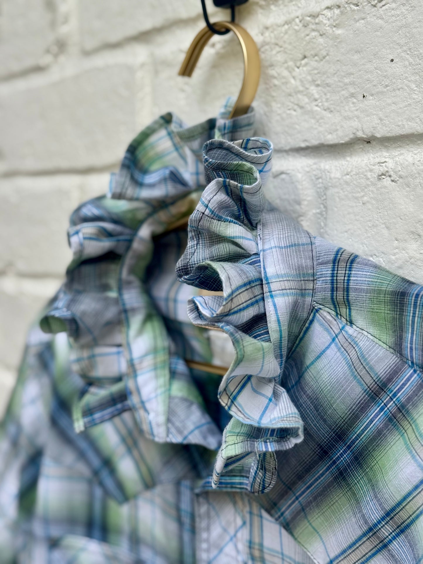Vintage Wrangler Western Fashion Men's Pearl Snap Plaid Shirt Short Sleeve. Measures 23” pit to pit.