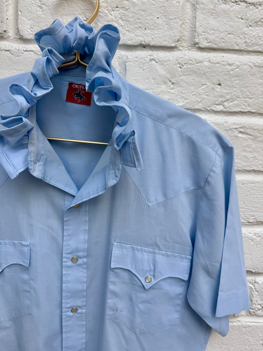 Vintage Chute #1 Men's Light Blue Solid Western Pearl Snap Shirt Short Sleeve. Measures 20” pit to pit.