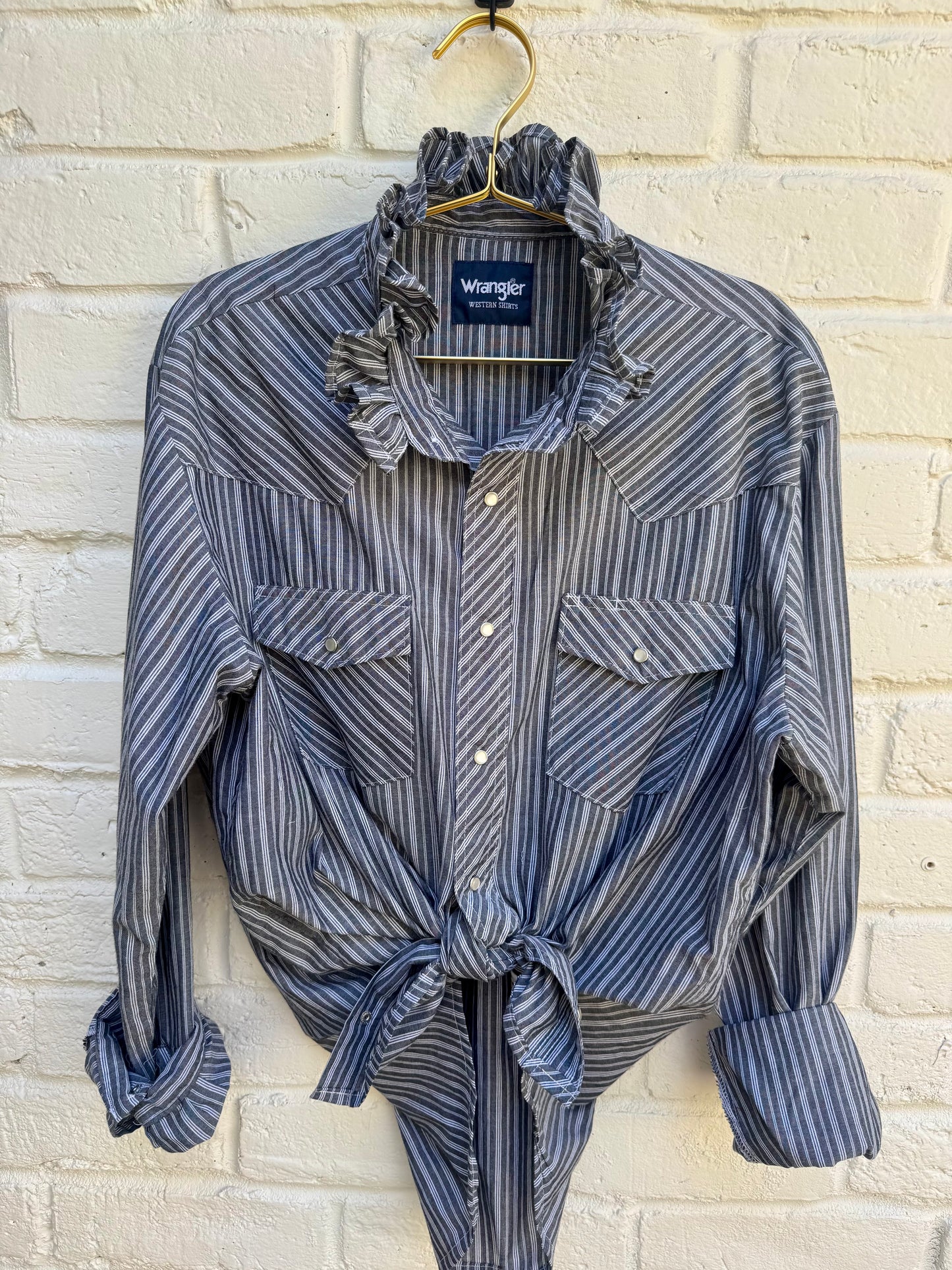 Revamped Vintage Wrangler Long Sleeve Striped Western Pearl Snap Shirt - Charcoal & Slate Gray| Long Tall| measures 23” pit-pit. 27” sleeve length