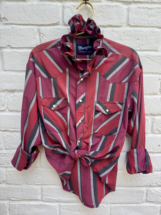 Vintage Wrangler Striped Ruffle Collar Western Pearl Snap Shirt X-Long Tails Red Grey- Well Worn. Measures 22.5 “ from pit to pit.