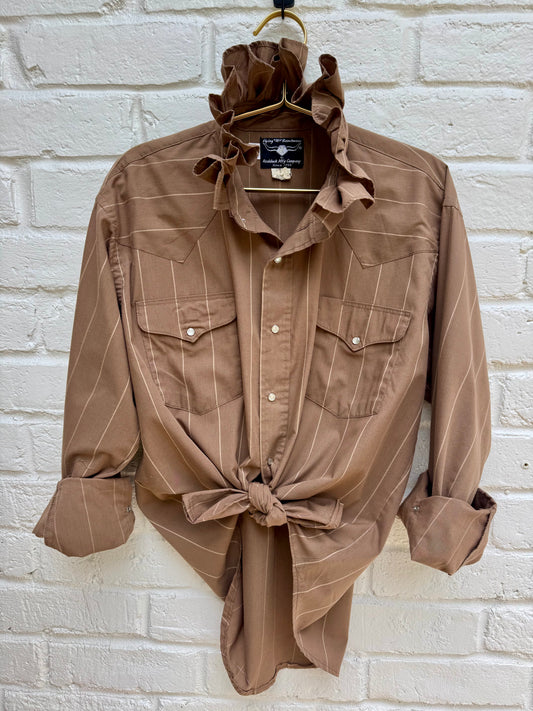 Vintage Flying R Ranchwear Brown Pinstripe Ruffle Collar Western Pearl Snap Shirt- L/XL. Measures 25” pit to pit. Sleeve length 24”