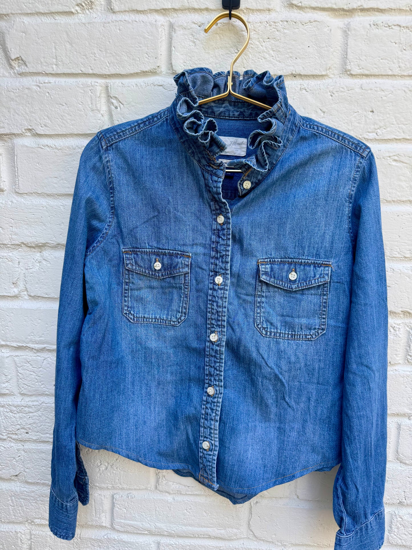 Revamped Vintage Universal Thread Cropped Denim Ruffle Shirt - Medium Wash Indigo| 19” pit to pit. 24” sleeve length