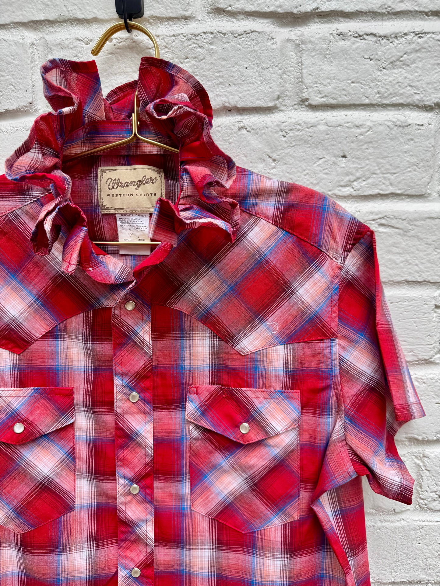 Vintage Wrangler Ruffle Neck Plaid Western Pearl Snap Shirt – Red - See description for measurements.