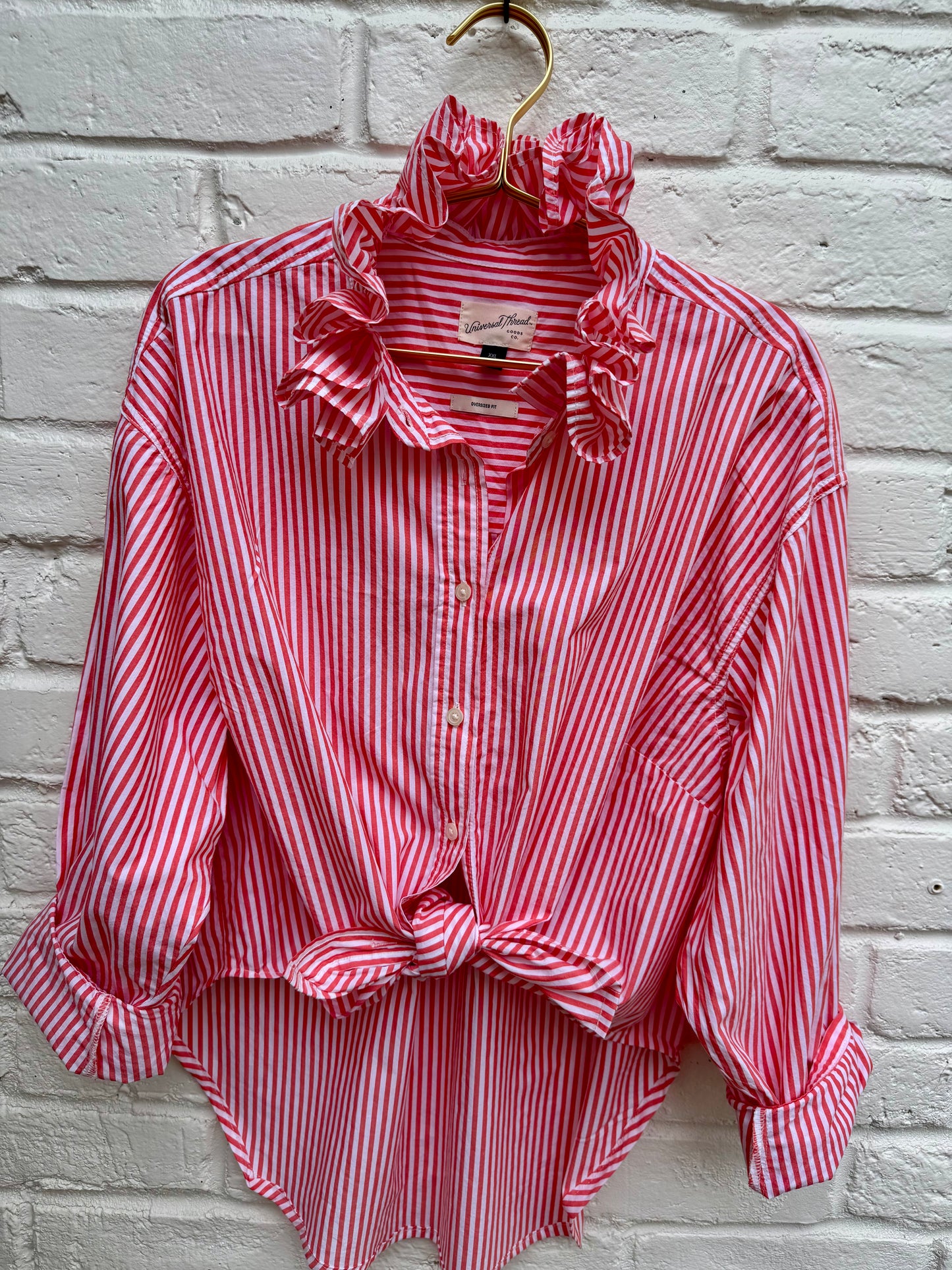 Universal Thread Ruffle Neck Striped Oversized Button Up Shirt – Salmon & White Candy Stripe- Ladies XXL. Sleeve length 22”