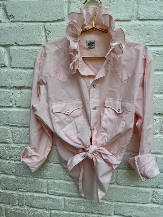 Vintage Tall in the Saddle Men's Pink Western Pearl Snap Shirt Long Sleeve with 3” ruffled collar. Measures 19.5” pit to pit. Sleeves measure 25”