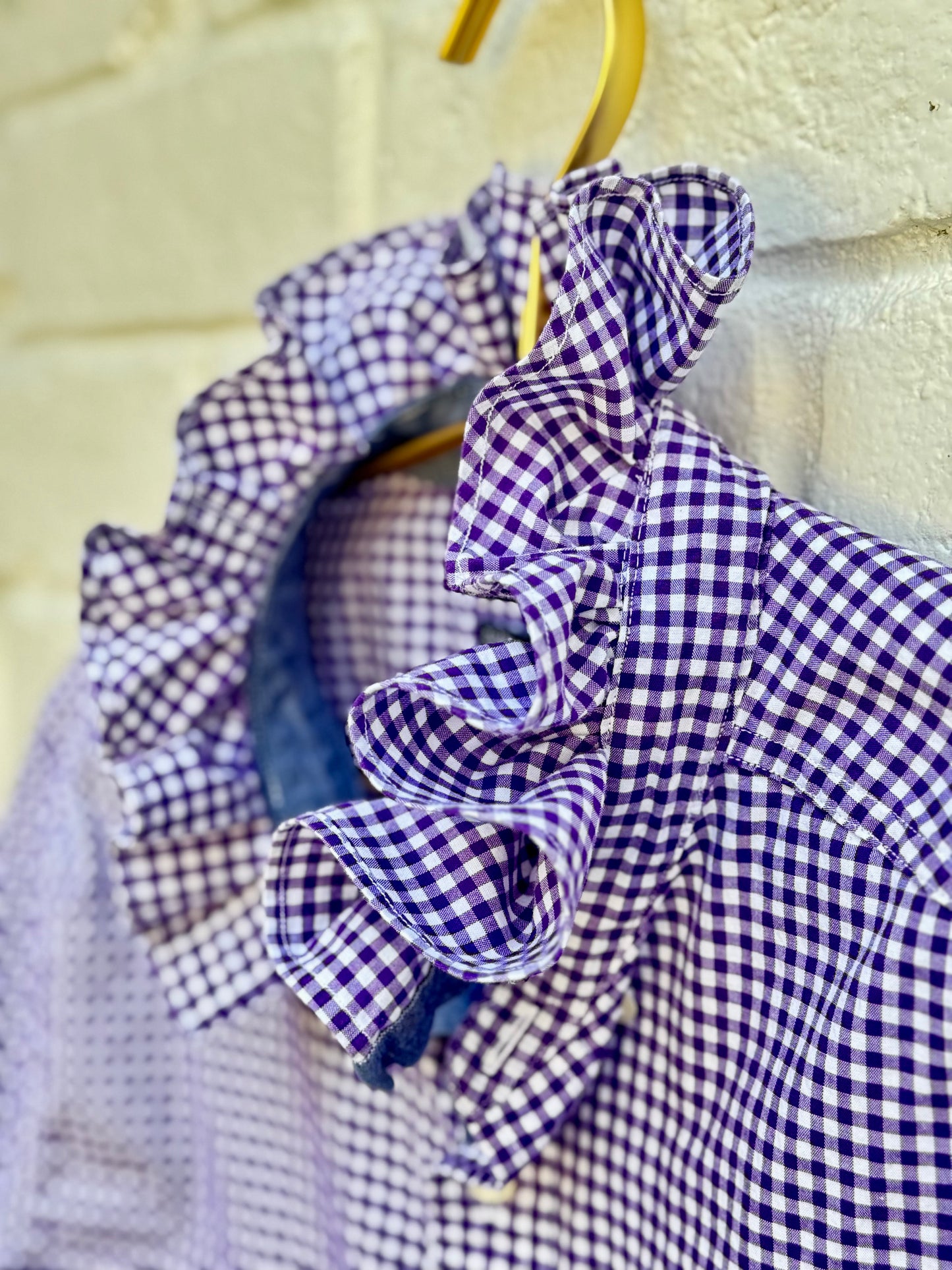 Men’s revamped ruffled collar dress shirt. Size L