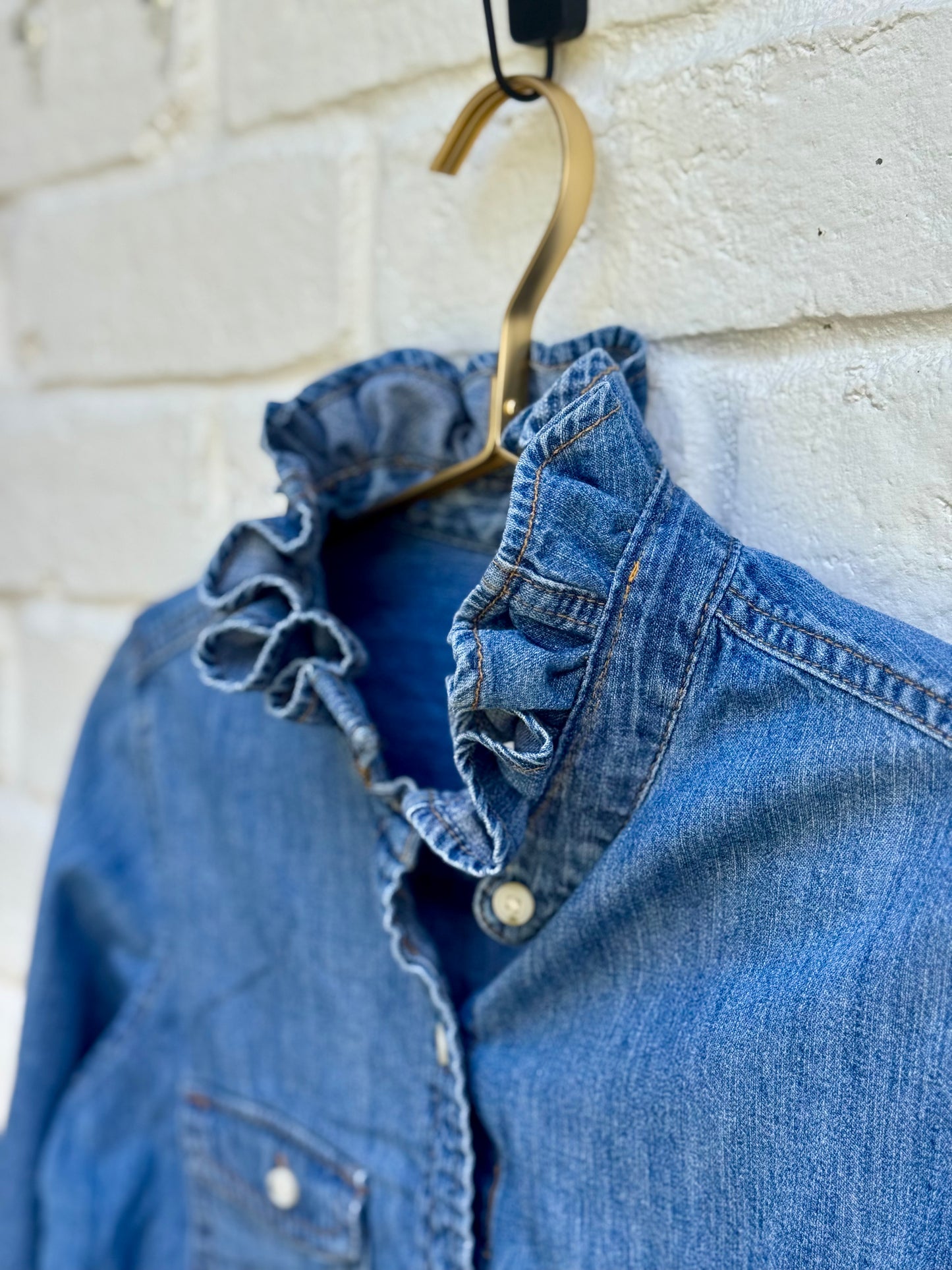 Revamped Vintage Universal Thread Cropped Denim Ruffle Shirt - Medium Wash Indigo| 19” pit to pit. 24” sleeve length