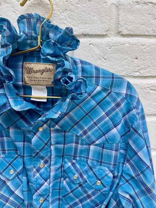 Vintage Wrangler Plaid Ruffle Collar Western Pearl Snap Shirt Turquoise Blue Tartan- Measures 21” pit to pit. 24” sleeve length.